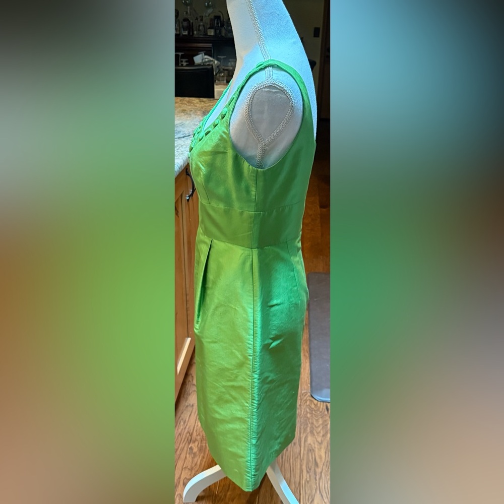 Tahari Vibrant Lime Dress. Size 4. 100% silk. Fully lined - Picture 4 of 13
